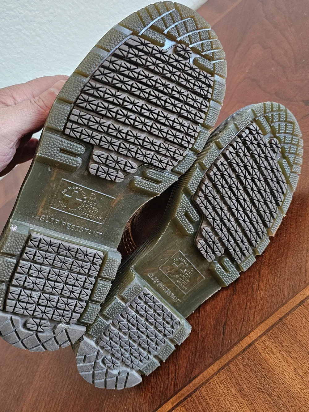 Dr. Martens sturdy lace